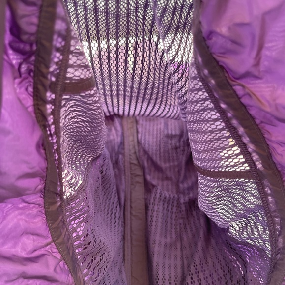 Lululemon size 6 purple zip up jacket in excellent condition - Picture 2 of 9